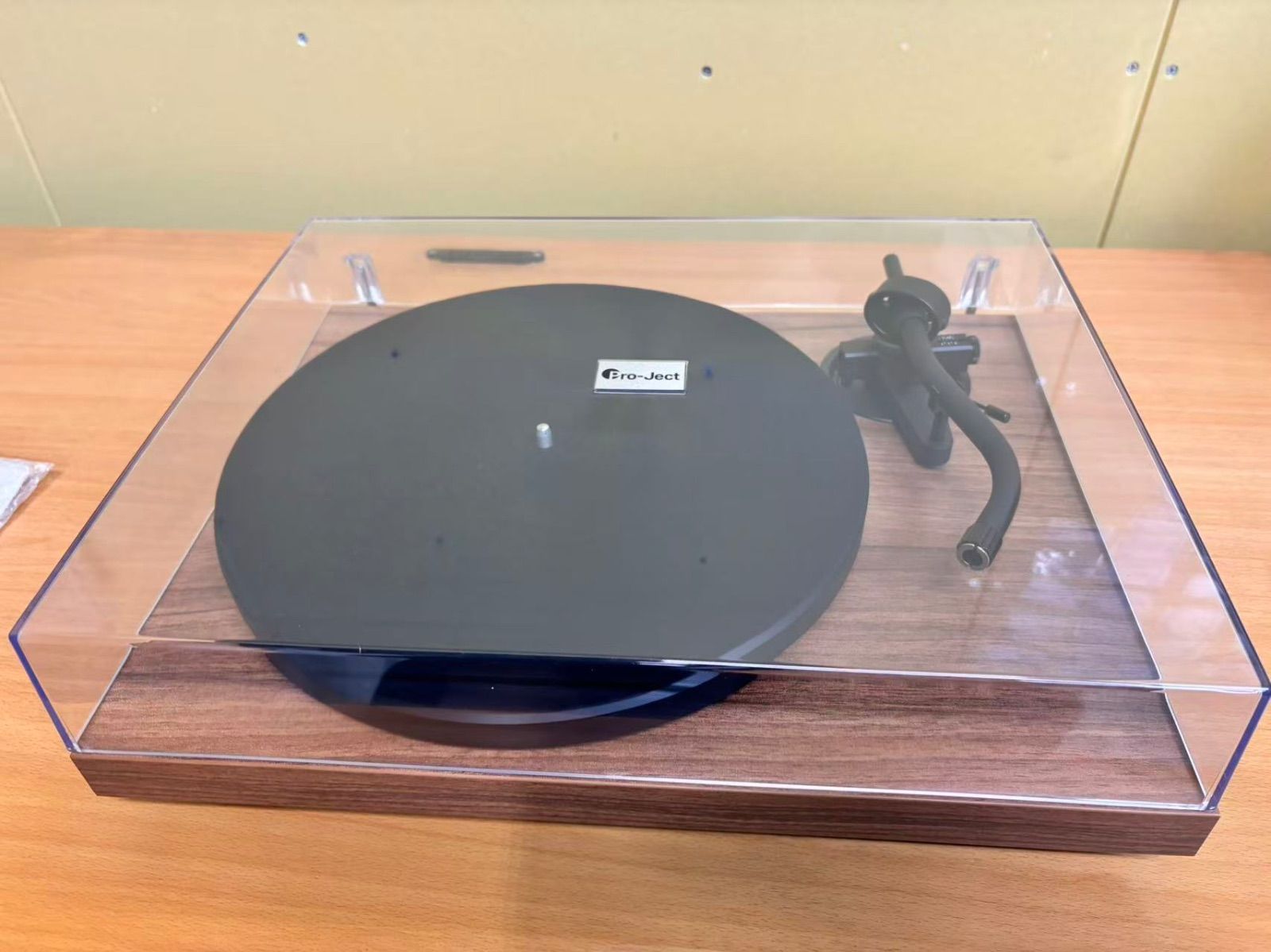 展示 Pro Ject DEBUT S MW ウォールナット レコードプレーヤー