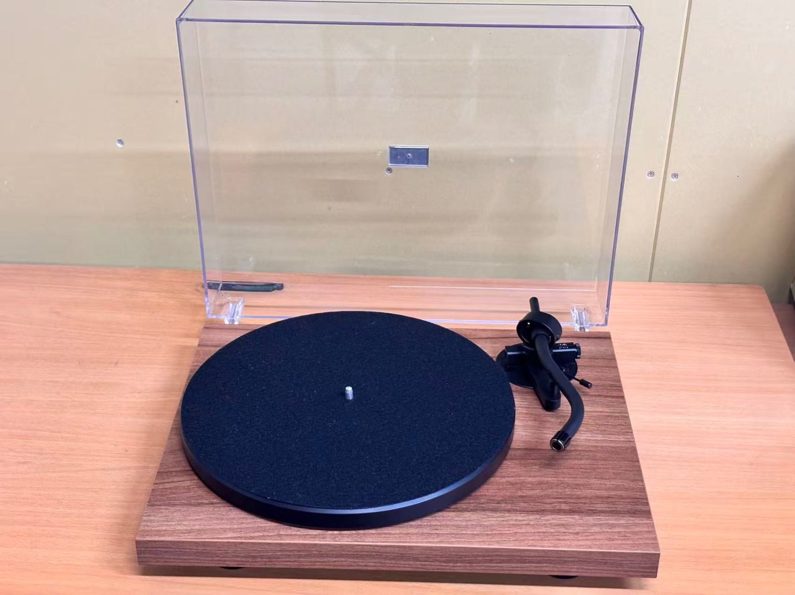 展示 Pro Ject DEBUT S MW ウォールナット レコードプレーヤー