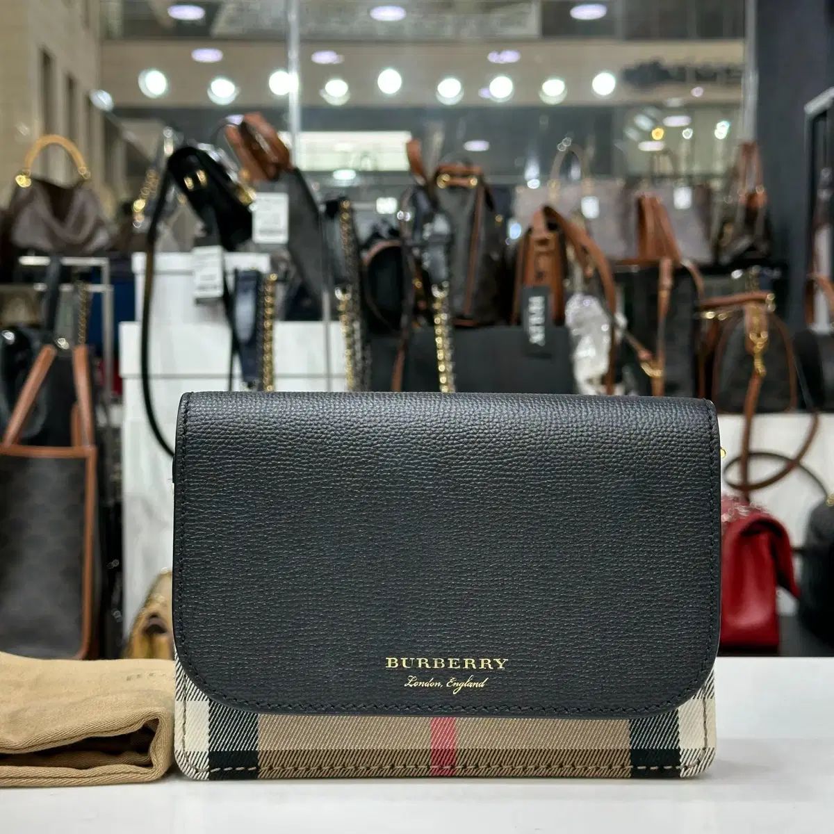 バーバリー ハンプシャー ハウスチェック チェーン クロスバック ブラック 8027874