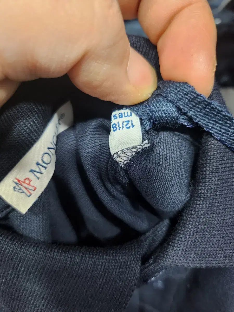 モンクレール MONCLER ポロシャツ 長袖 ピケ キッズ ベイビー カラーTシャツ ネイビー 長袖ポロシャツ | MONCLER(ポロシャツ)のフリマアイテム一覧 Tシャツ グレー ロングスリーブポロシャツ Tシャツ(3枚組