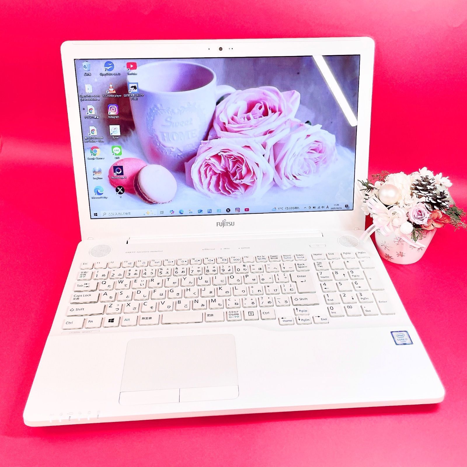 たっぷり大容量1TB✨️Corei7✨️薄型ノートパソコンカメラ付き可愛い白16GB 美品✨高性能Corei7❣️可愛いホワイト薄型ノートパソコン✨️メモリ