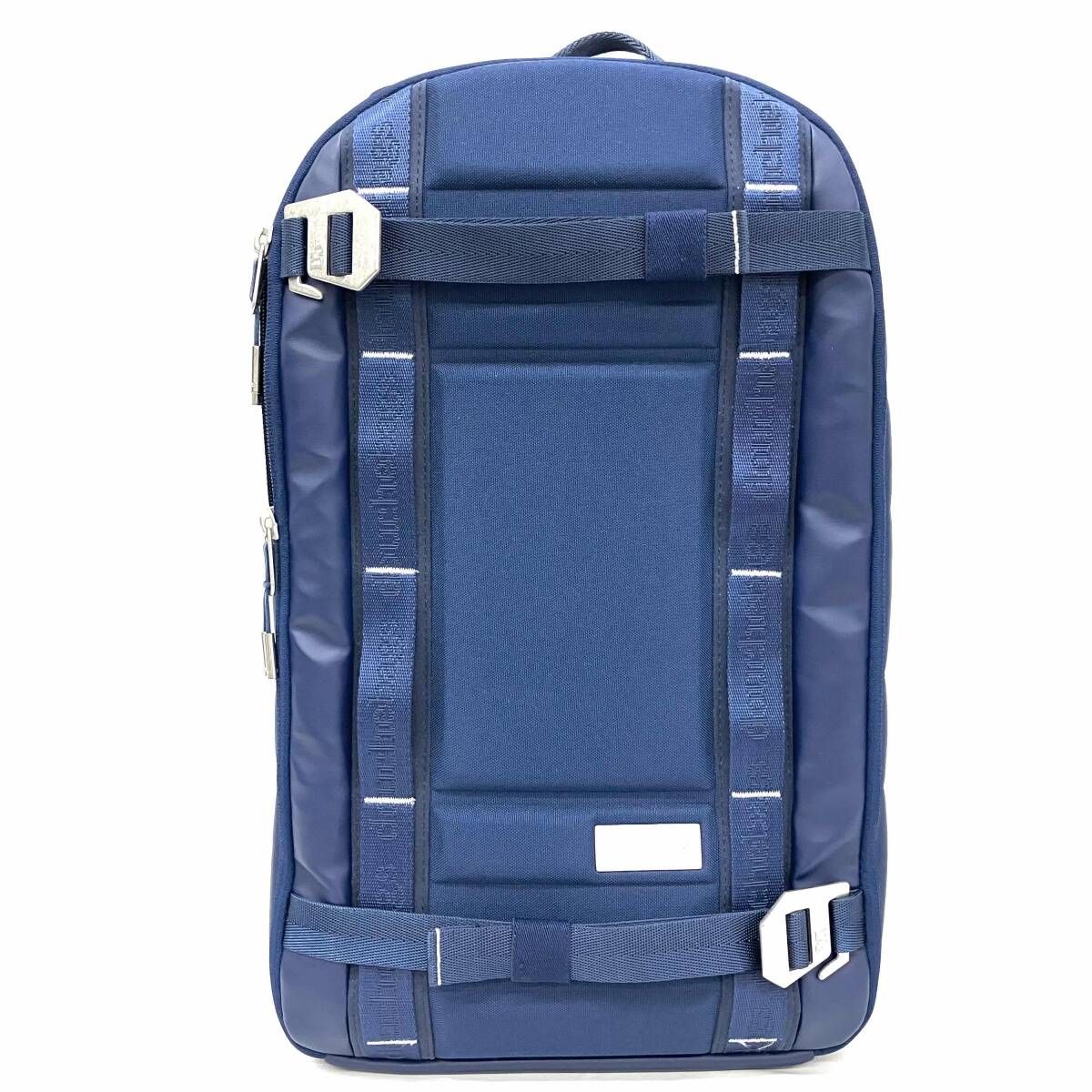 ディープシーブルー