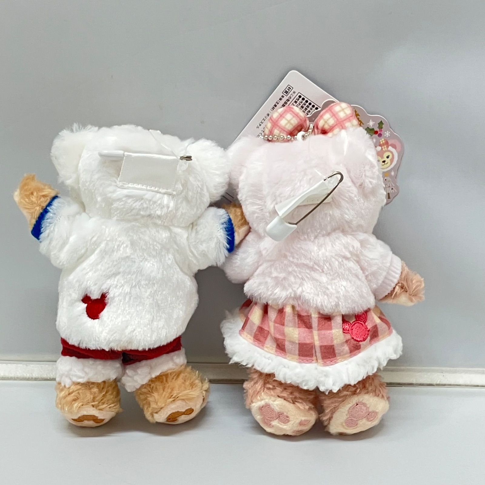 キャラクターグッズ 【美品】ウィンターホリデー ぬいぐるみバッジ