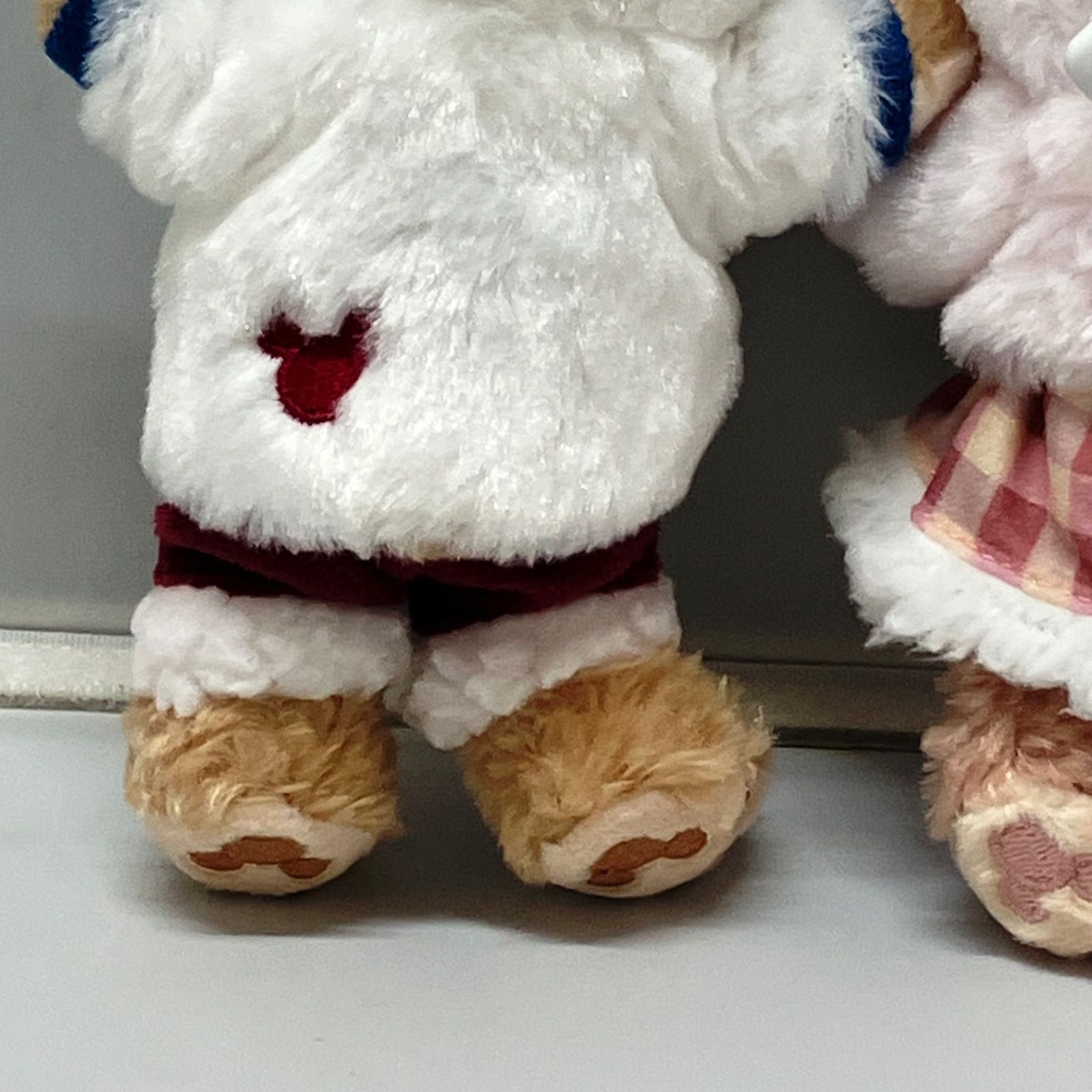 キャラクターグッズ 【美品】ウィンターホリデー ぬいぐるみバッジ
