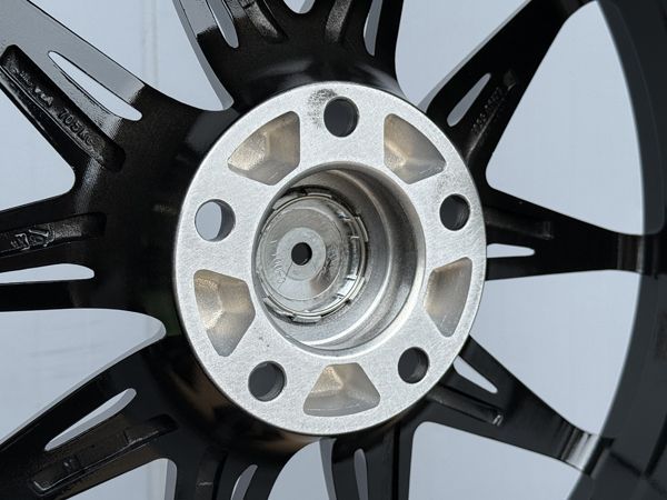 18インチ ホイール