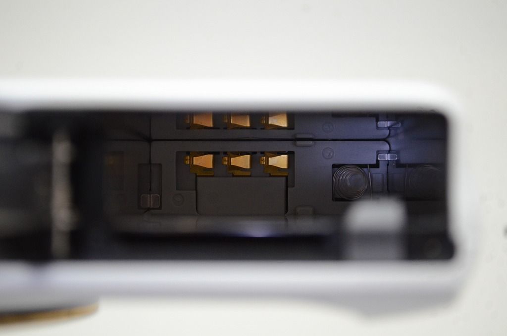 コンパクトデジタルカメラ