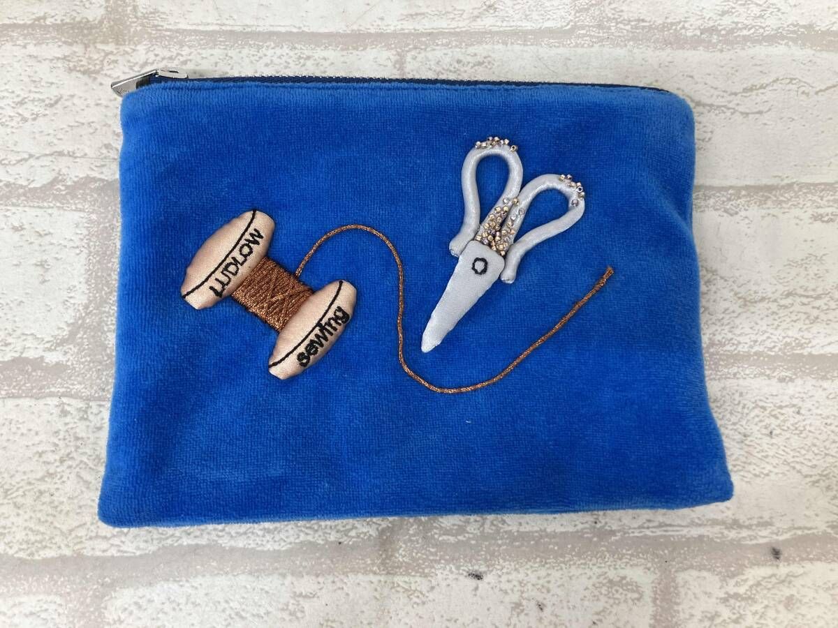 ludlow ベロアポーチ レター LUDLOW ラドロー レディース ブルー ベロア ポーチ ソーイングモチーフ