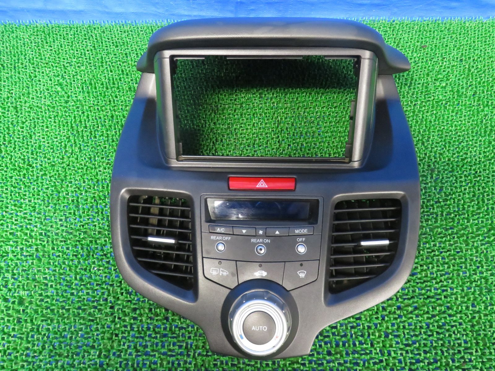 ☆SFC3774⁄ホンダ オデッセイ RB1⁄RB2 純正 2DIN ナビ パネル センター