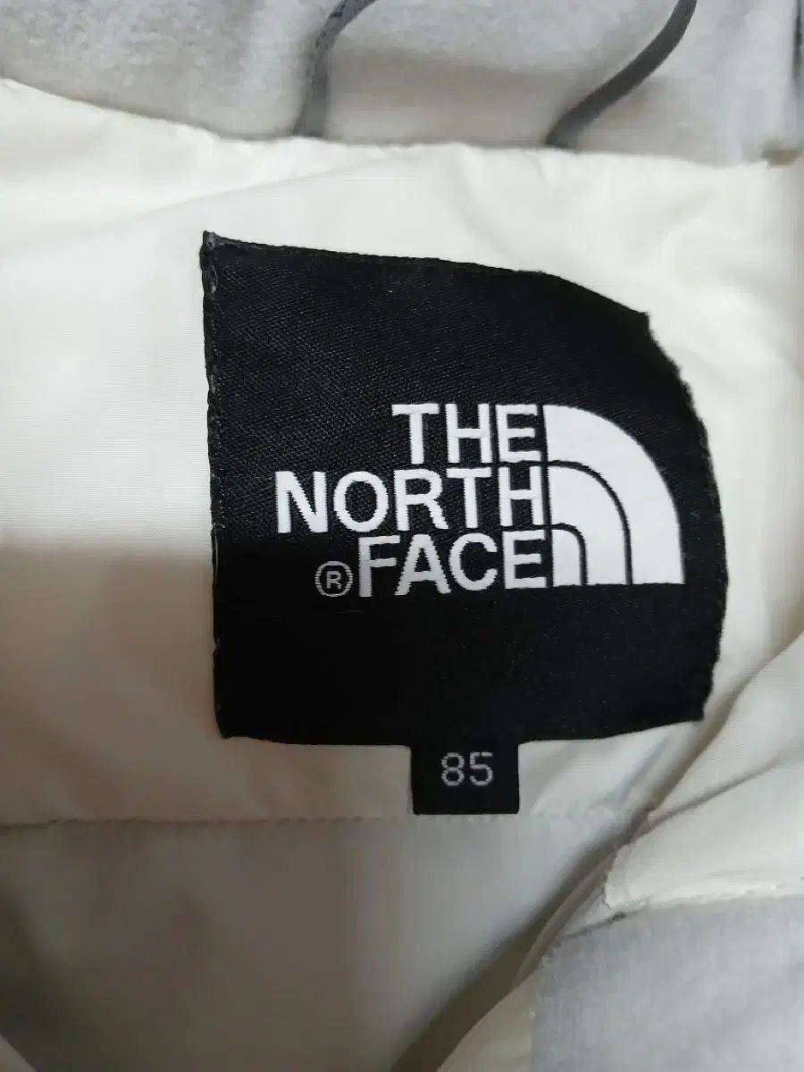 THE NORTH FACE ザノースフェイス 700 白 ダウンベスト 95