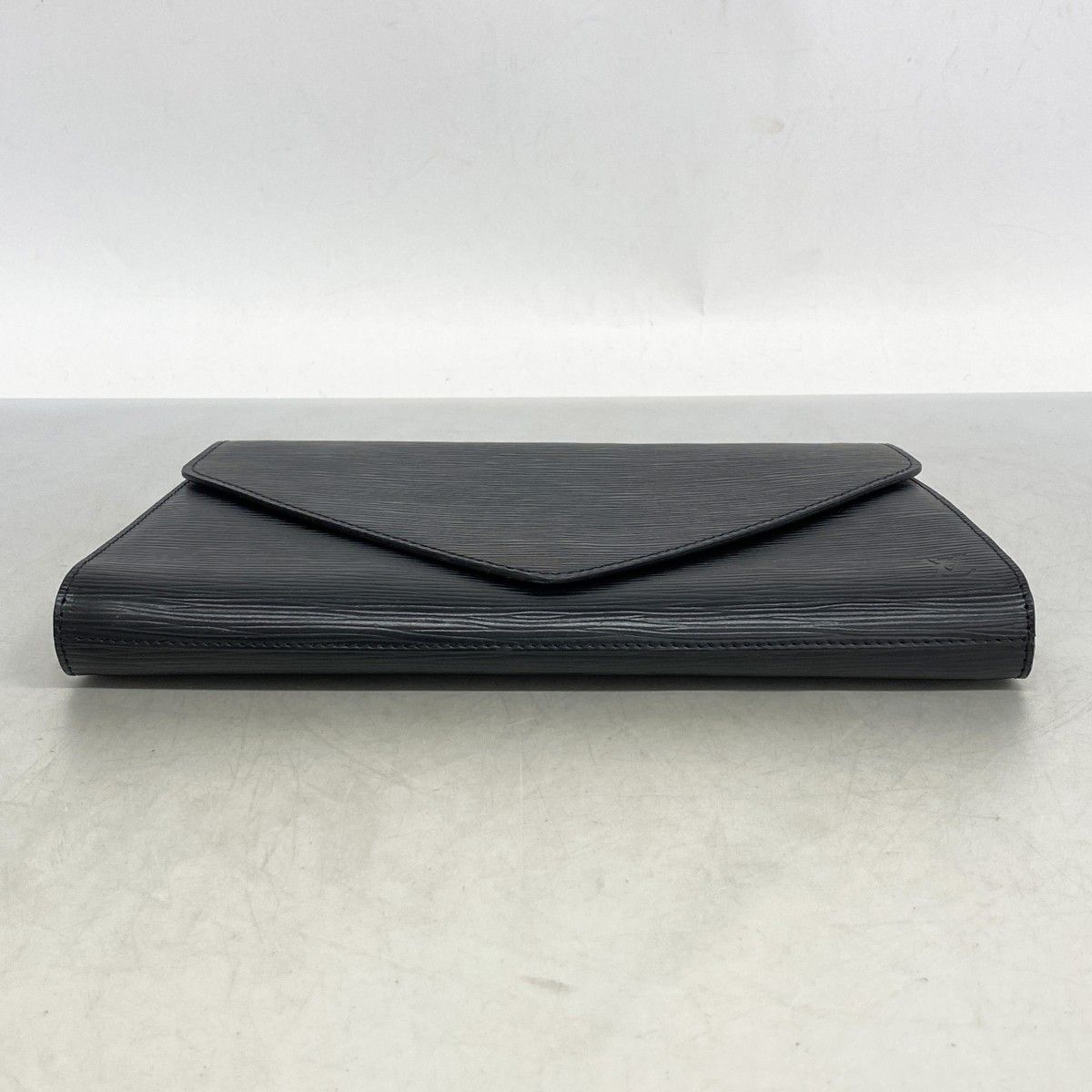 ☆SALE【5oc2209】ルイヴィトン クラッチバッグ エピ アールデコ