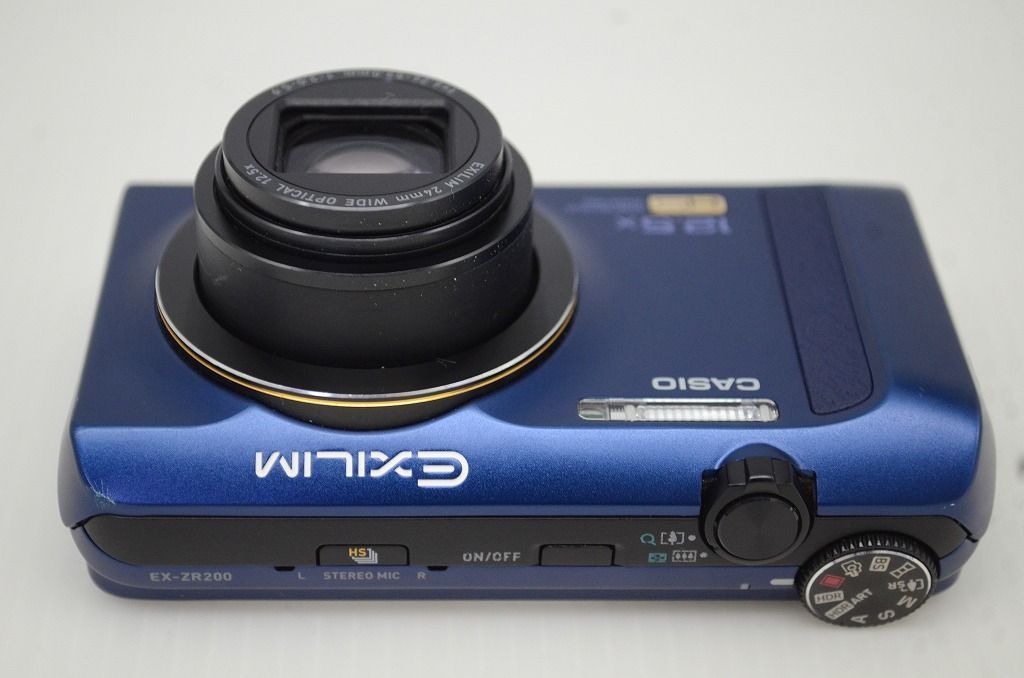 美品 CASIO カシオ HIGH SPEED EXILIM EX-ZR200 コンパクトデジタル