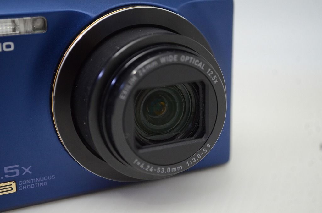 コンパクトデジタルカメラ