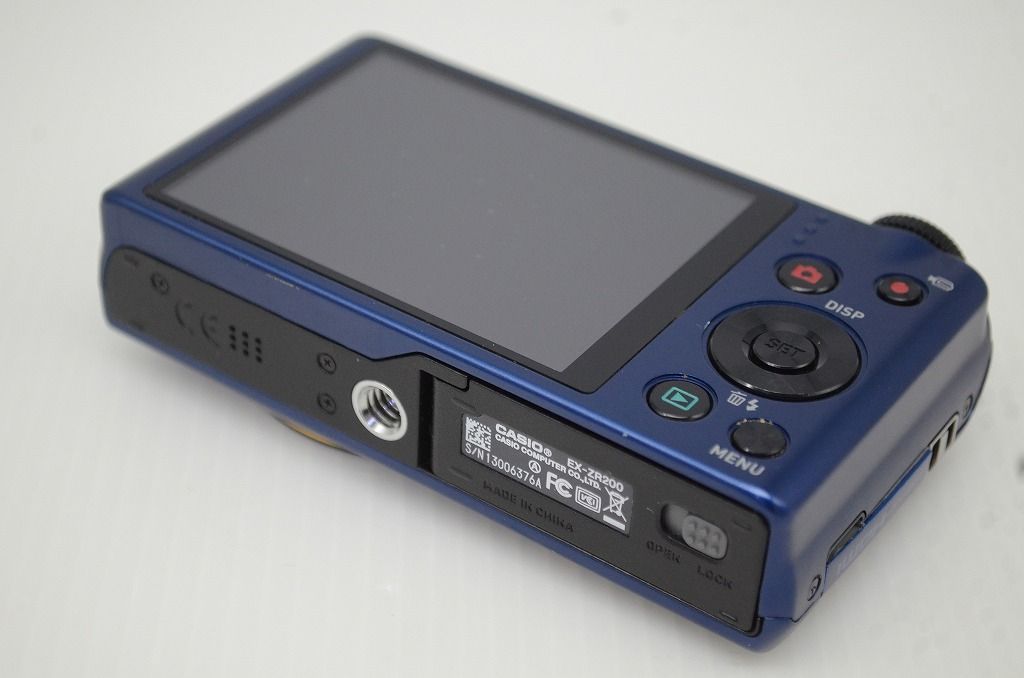 美品 CASIO カシオ HIGH SPEED EXILIM EX-ZR200 コンパクトデジタル