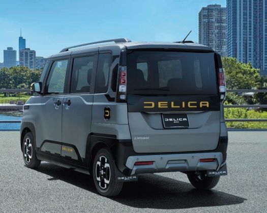 新型デリカミニ テールゲートエンブレム 三菱 純正 アクセサリー 純正