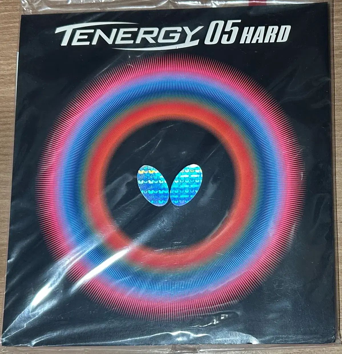 バタフライ テナジー05 HARD 赤 卓球ラバー