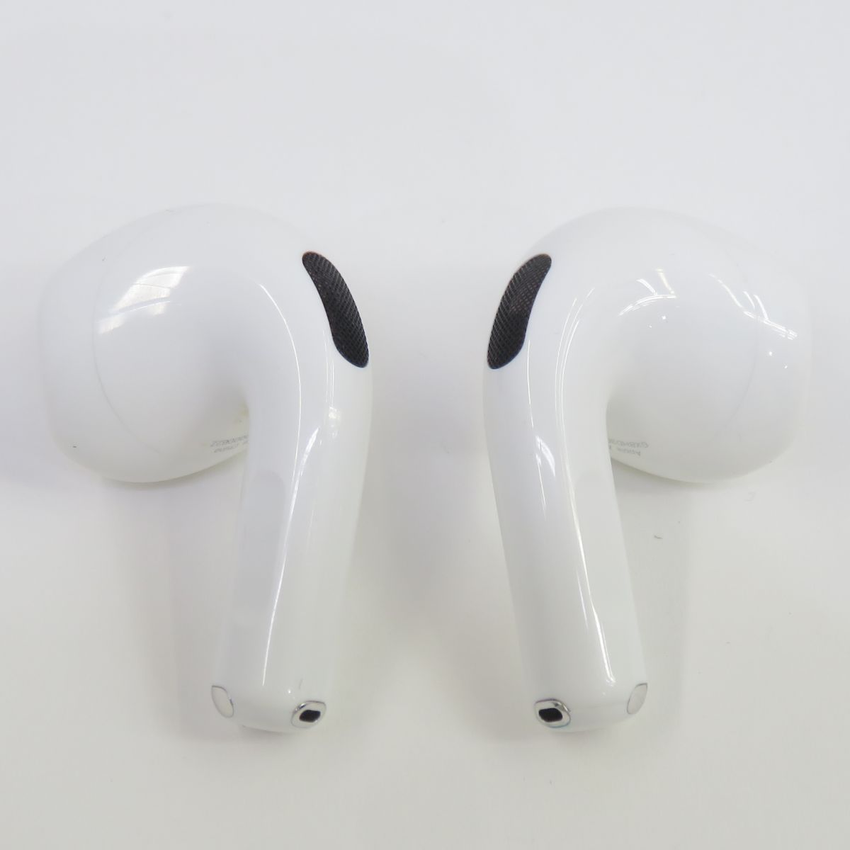 Apple AirPods 4 アクティブノイズキャンセリング搭載モデル MXP93J/A