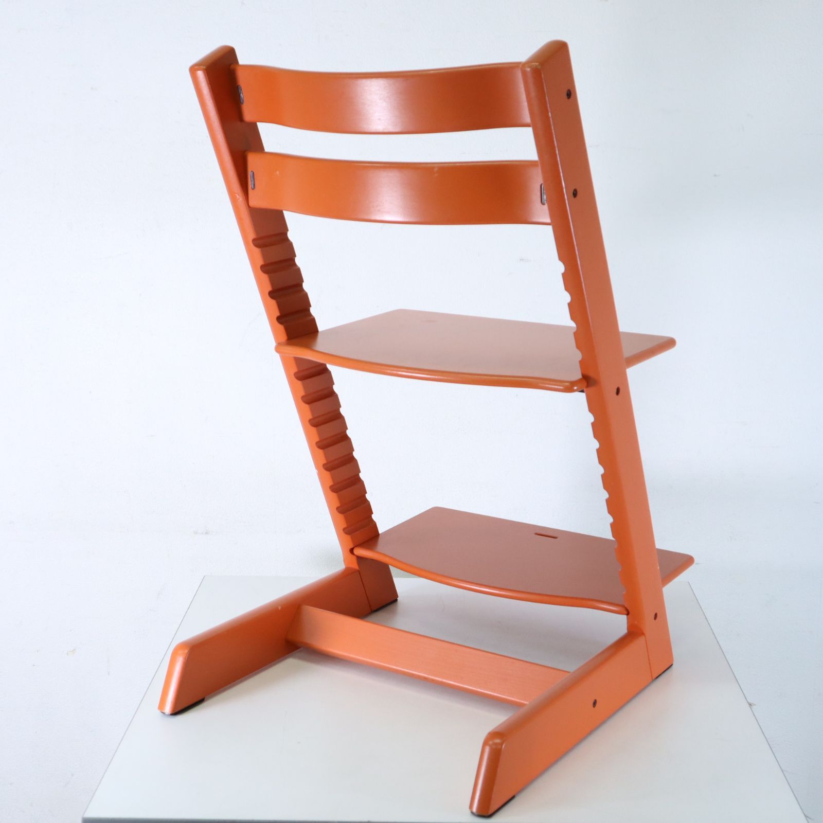  STOKKE ストッケ トリップトラップチェア ベビーチェア シリアル4 穴無し オレンジ色 311 h 08 ベビーラック チェア ベビー用家具