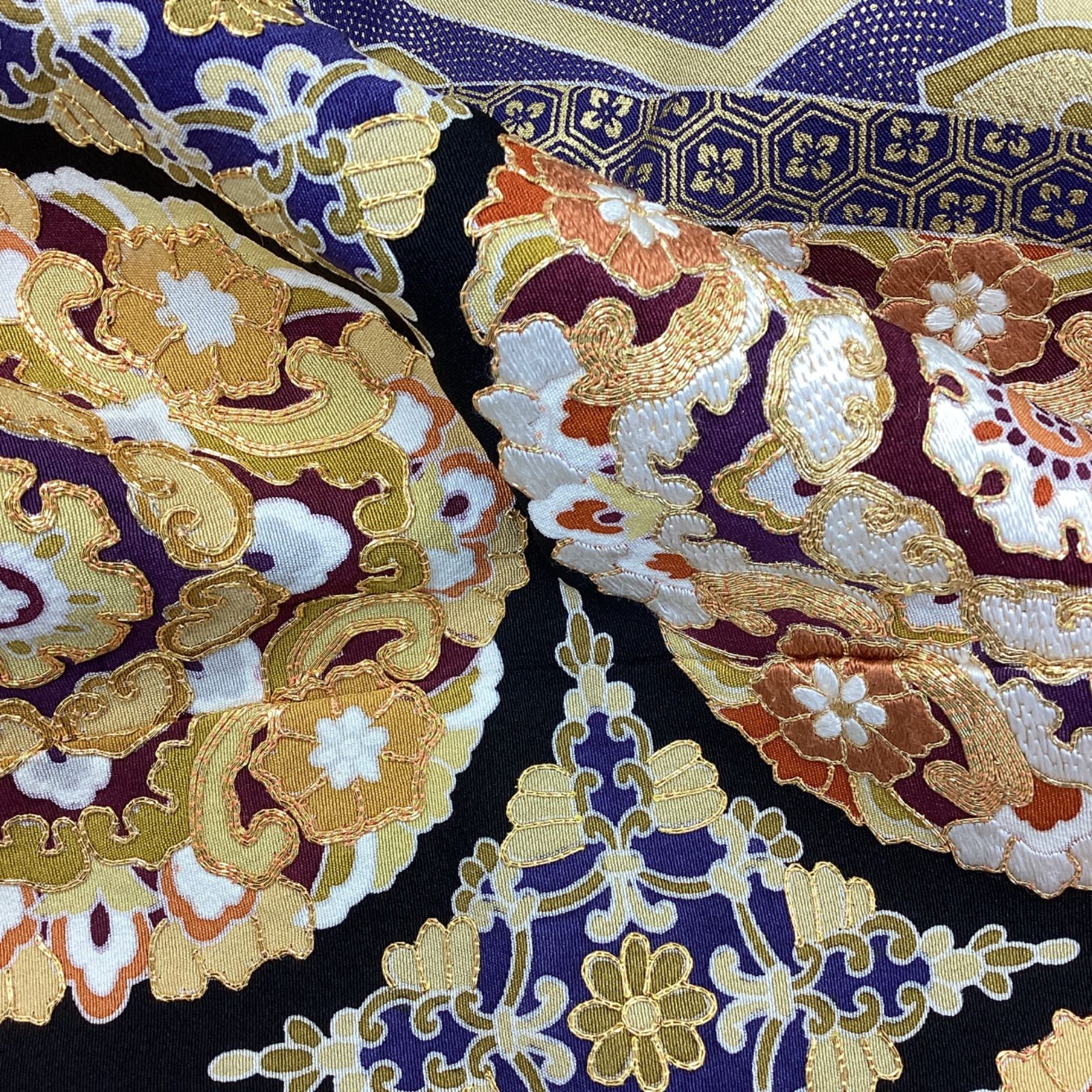 中古品 袷着物 黒留袖比翼つき 金コマ刺繍 紋あり 正絹R45 - メルカリ