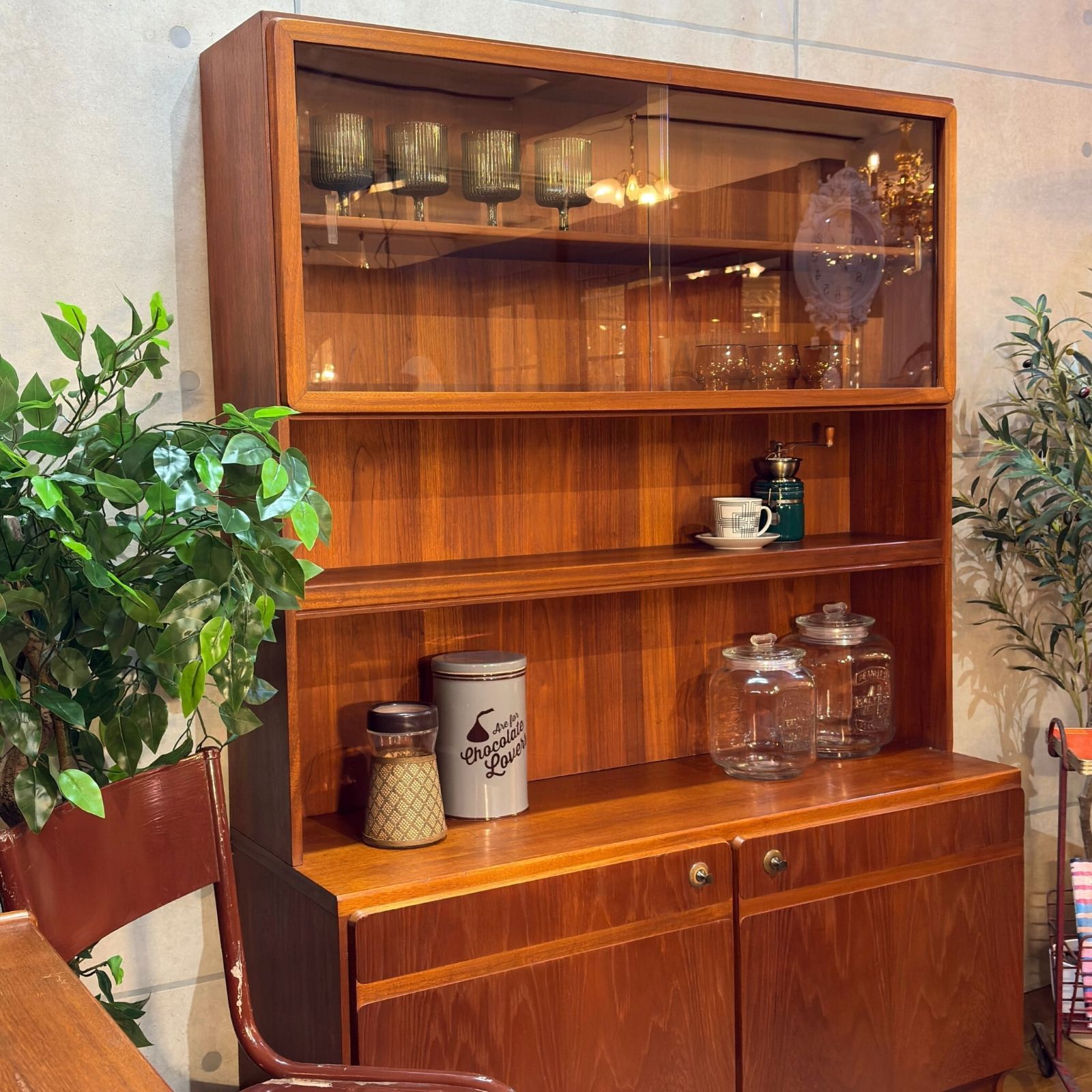 nicom　値引き！AHマッキントッシュ アンティーク　キャビネット じゅわ～っと沁みます。 Macintoshマッキントッシュ製キャビネット