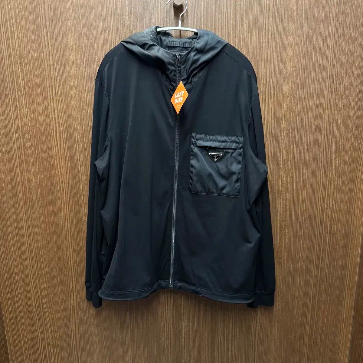 PRADA プラダ 三角ロゴ フード ジップアップ ジャケット XL - メルカリ