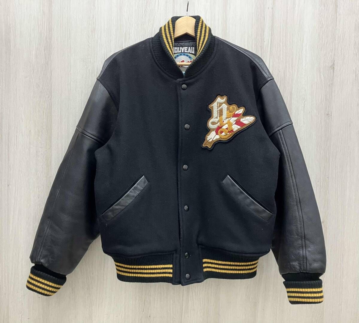 Hot Scoop ホットスクープ スタジャン Mサイズ ビンテージ ワッペン