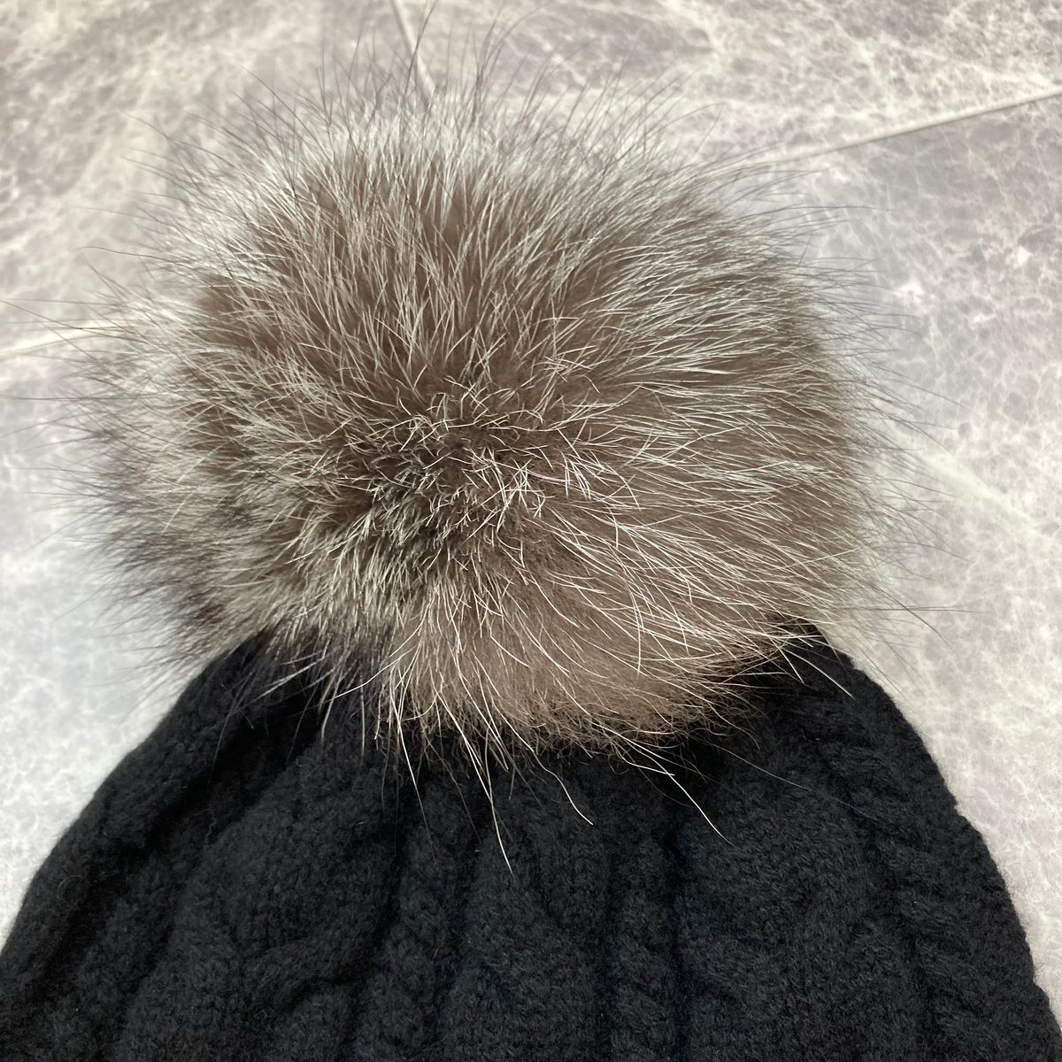 MONCLER モンクレール シルバーフォックスファー ロゴ ニットキャップ