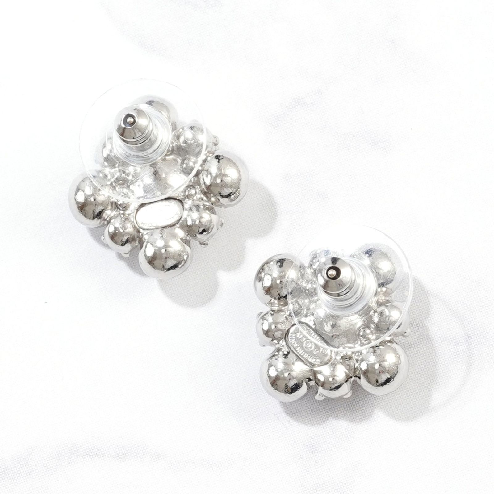 CHANEL ココ ビジュー シルバー ピアス 未使用 展示品】CHANEL ココマーク ビジュー シルバー ピアス - メルカリ