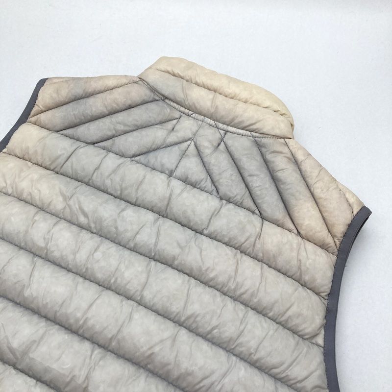 STONE ISLAND ストーンアイランド ライトダウンベスト ガーメントダイ