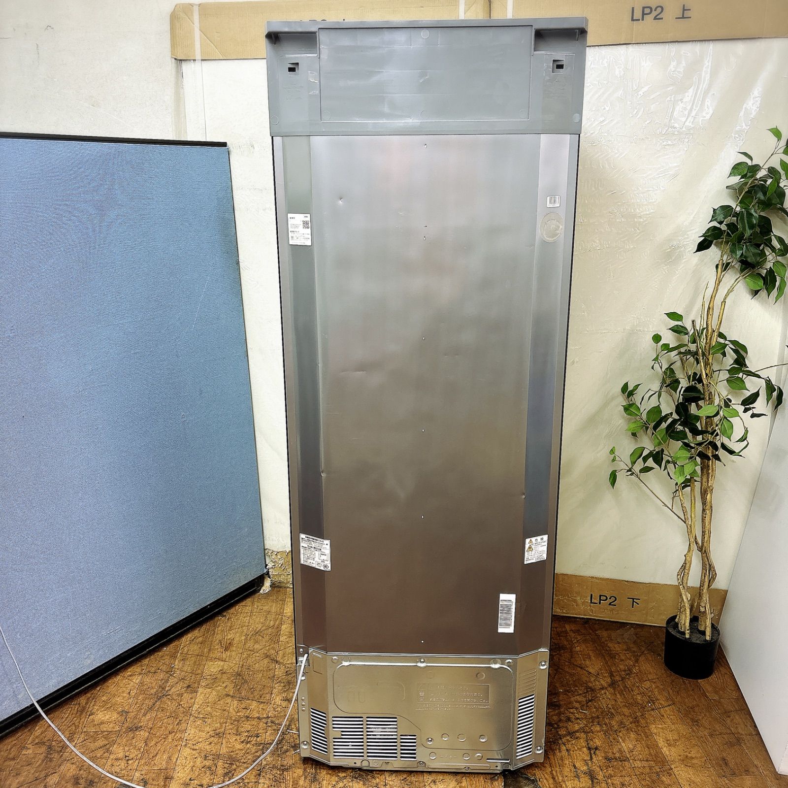 I 675 名古屋市近郊配送設置無料 SHARP 冷蔵庫 グラデーションレッド 356 L クリーニング済 家庭必需品 冷蔵庫 