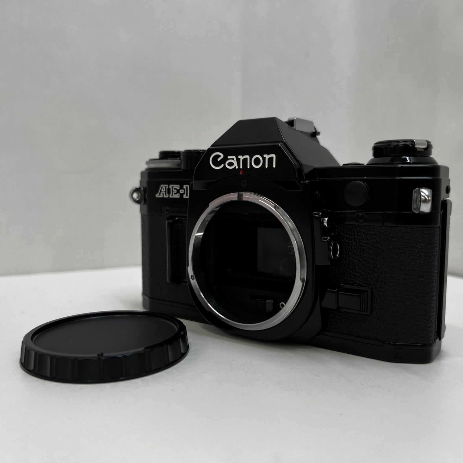 【整備済　美品】Canon AE-1フィルムカメラ ブラックボディ 露出計OK 000970】 Canon AE-1 キャノン ボディ 美品 - メルカリ