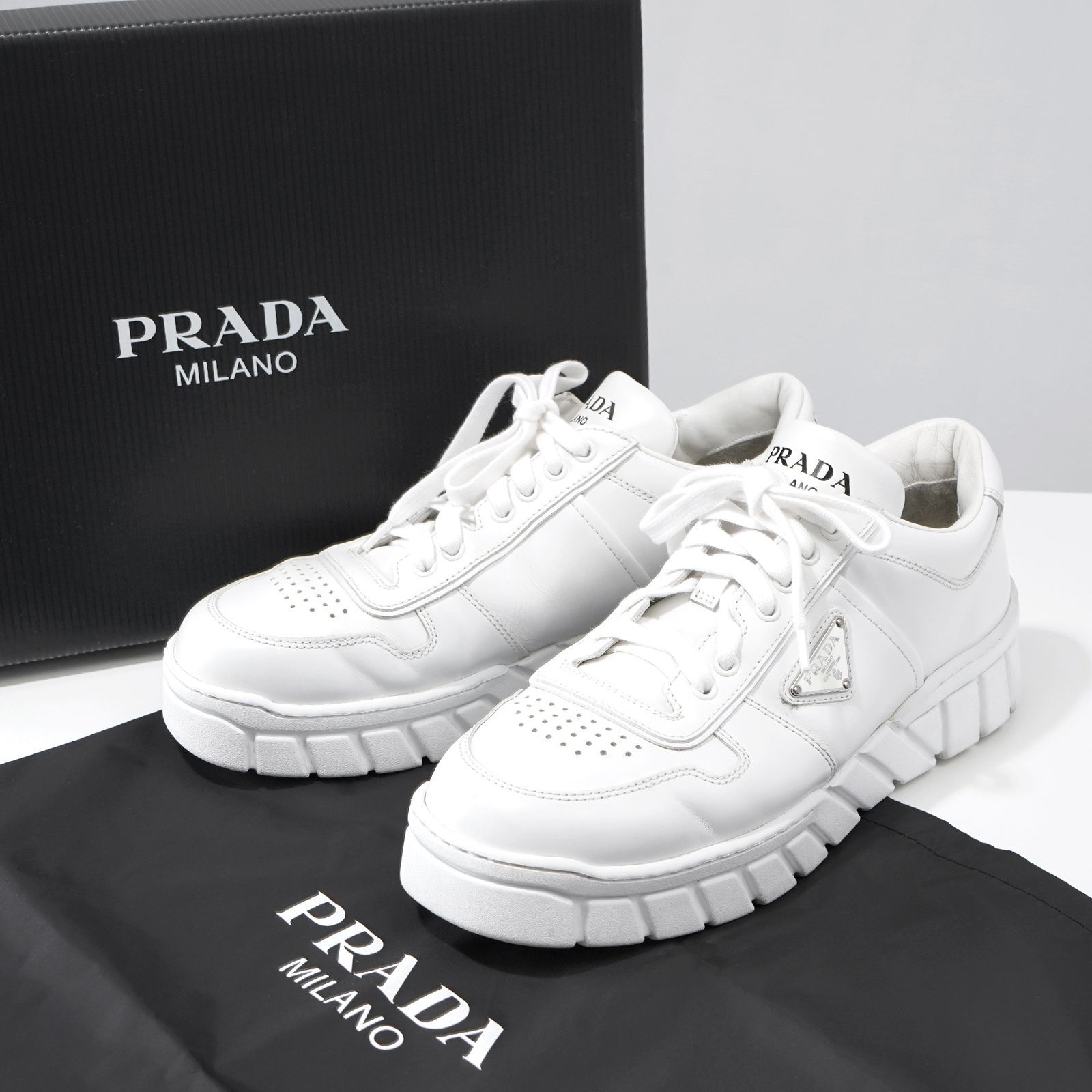 美品】PRADA プラダ ロゴ レザー スニーカー2EE378 - メルカリ
