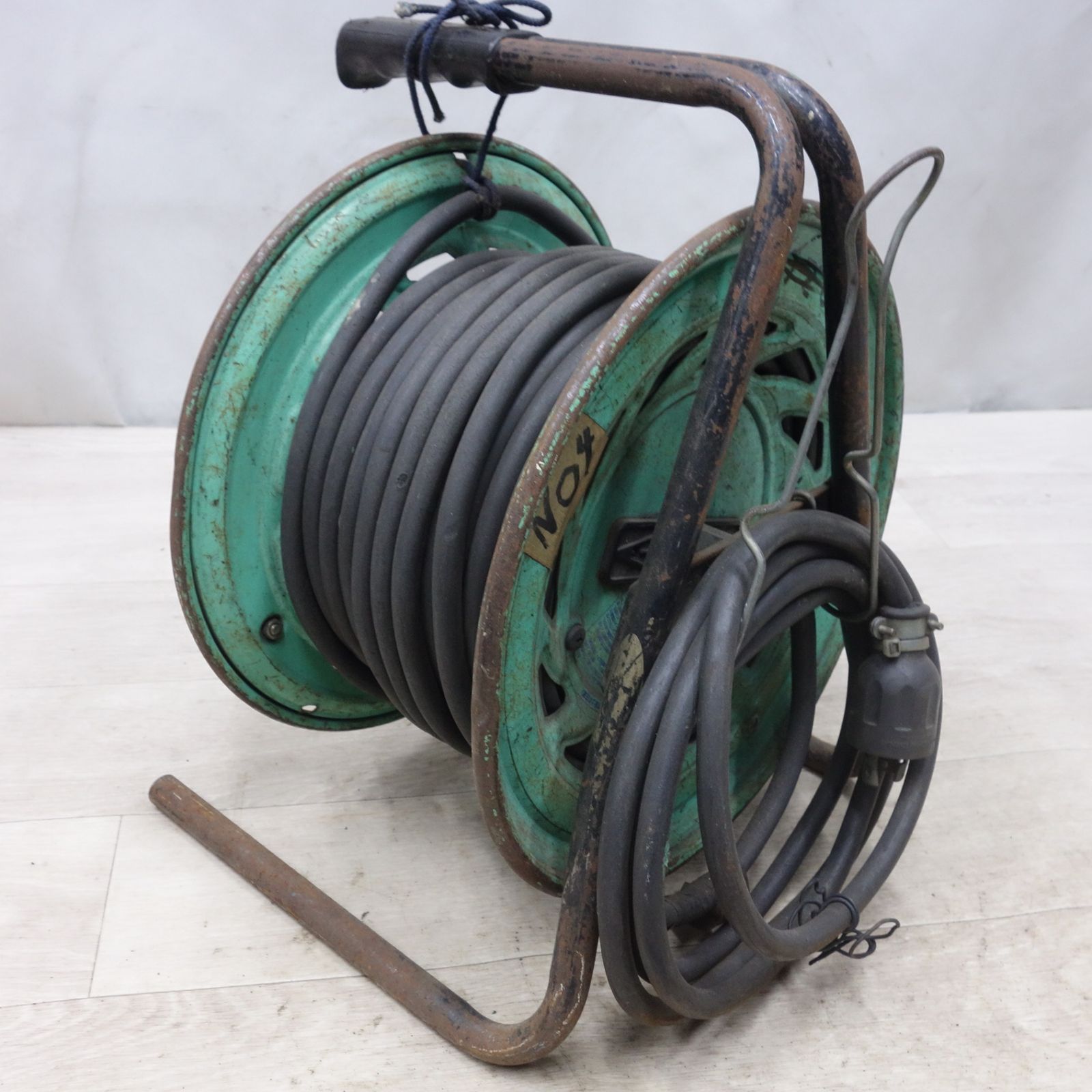 日動 びっくリール 30 m RND EK SL コードリール 電工 ドラム 屋内型 温度センサー付 ブレーカー付 ロック 引掛 式 緑 グリーン 100 V