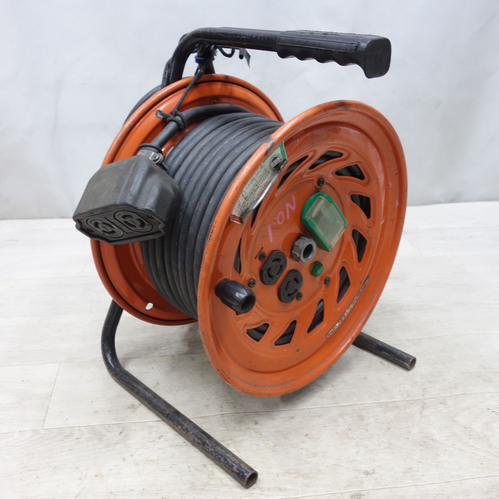 ◆日動 びっくリール 30 m RND-EB SL コードリール 電工 ドラム 屋内用 ロック 引掛 式 オレンジ 100 V◆