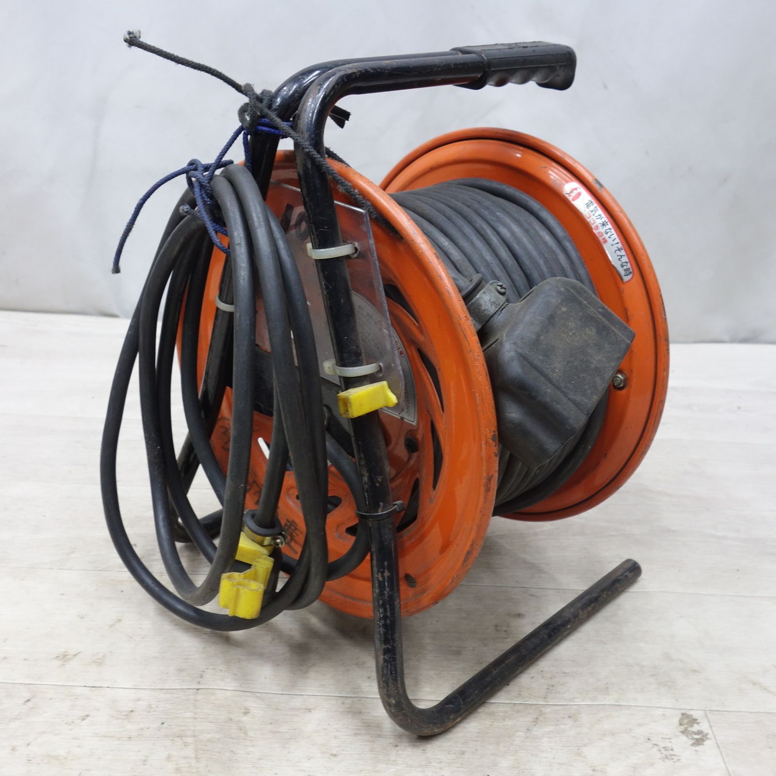  ◆日動 びっくリール 30 m RND-EB SL コードリール 電工 ドラム 屋内用 ロック 引掛 式 オレンジ 100 V◆ コードリール 延長コード 電動工具 エア工具