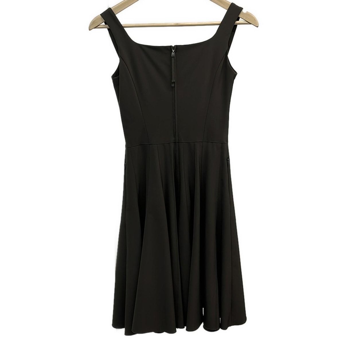 お決まりです！！ FOXEY NEW YORK 黒 ひざ丈ワンピース FOXEY NEW YORK(フォクシーニューヨーク) ワンピース レディース