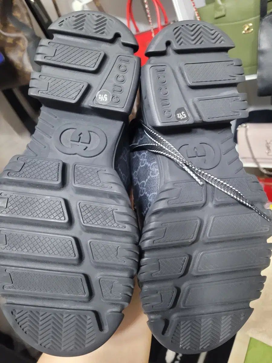 グッチ 165万 245ミリ