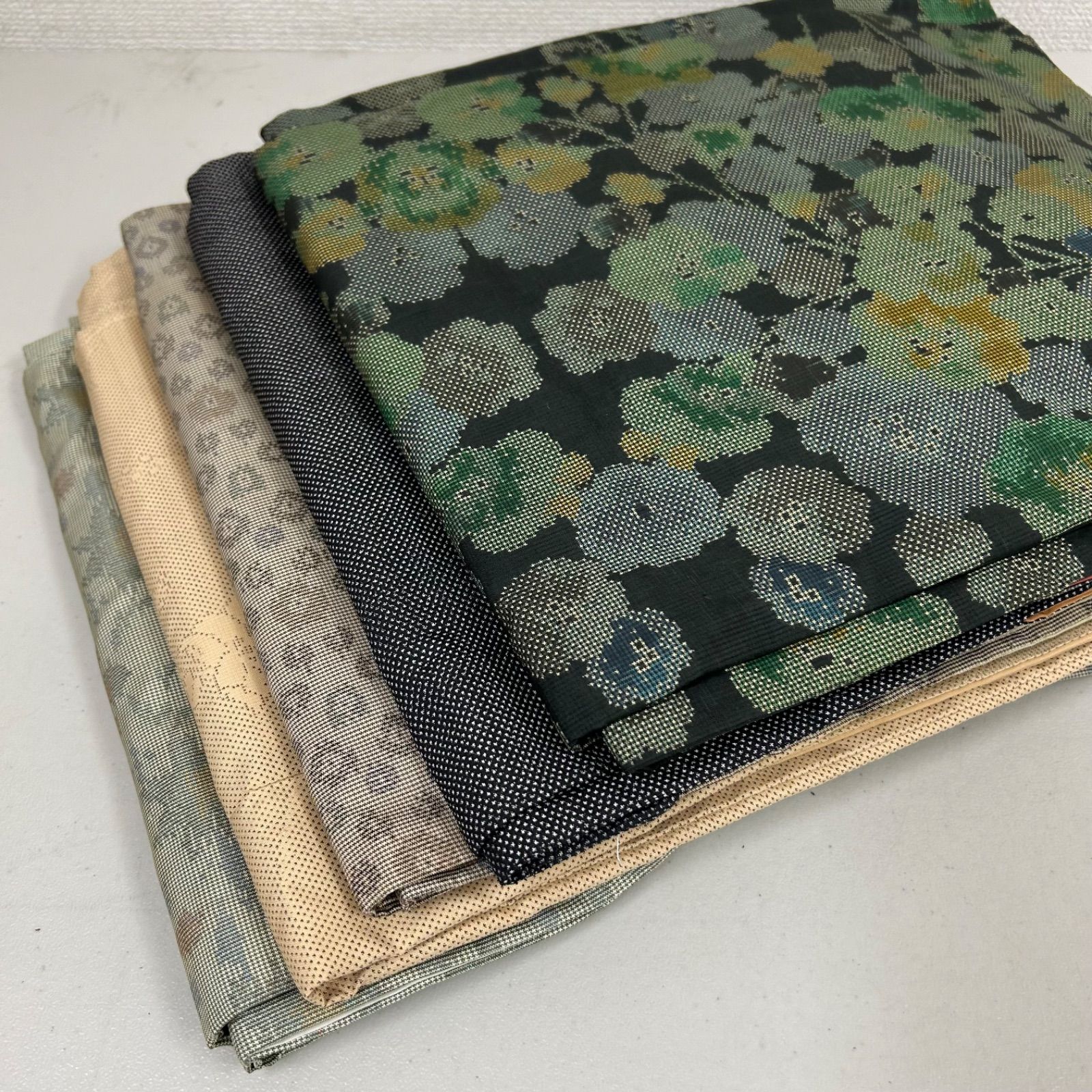 【着物まとめ売り】　正絹大島紬8枚 着用可　リメイク素材　目立った汚れなし 大島紬 着物 正絹 5着 着物まとめ売り リメイク材料 m-588 - メルカリ