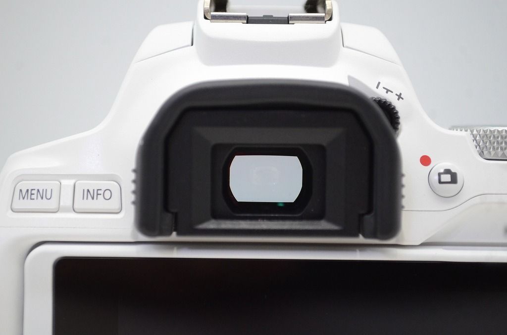 美品 Canon キヤノン EOS Kiss X10 EF-S 18-55 IS STM レンズキット