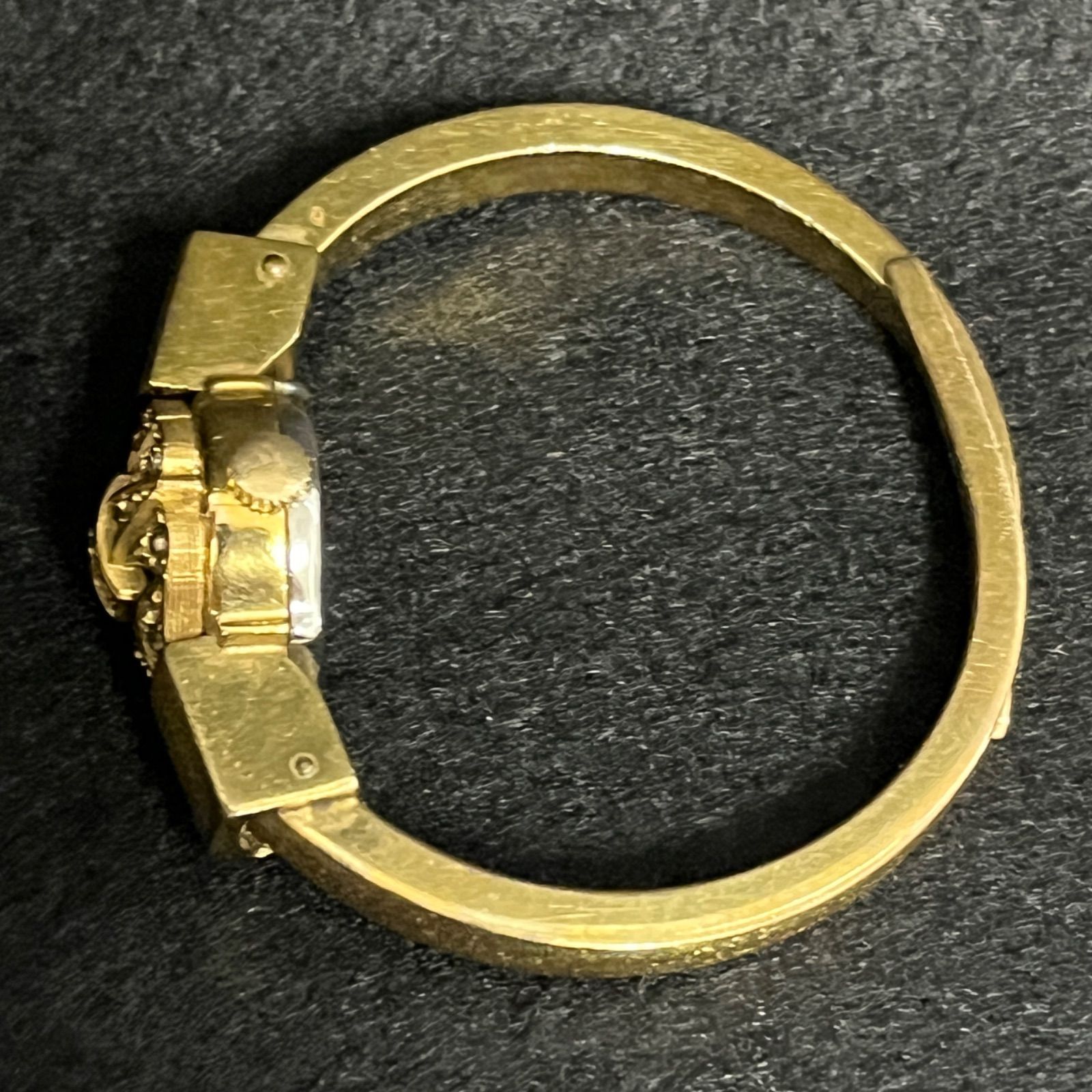 稼働品】 Chandler チャンドラー バングルウォッチ 石付き 手巻き