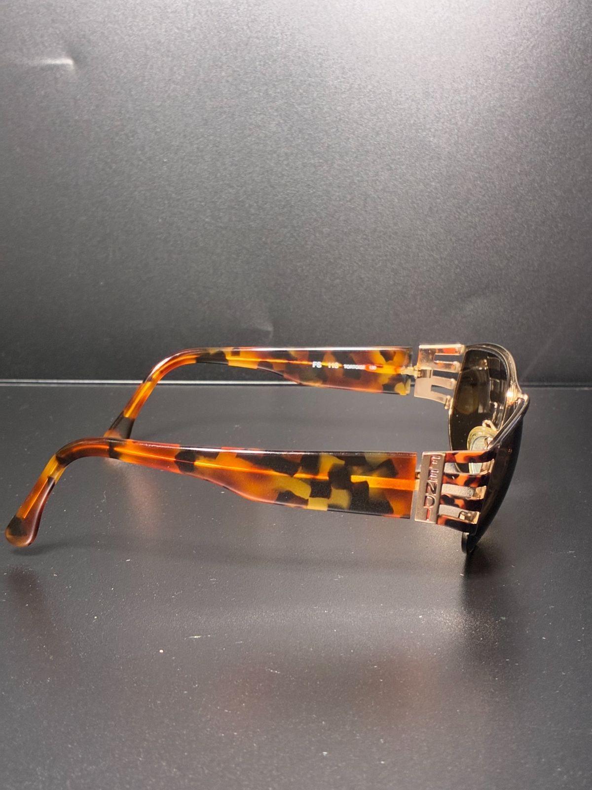 フェンディ サングラス