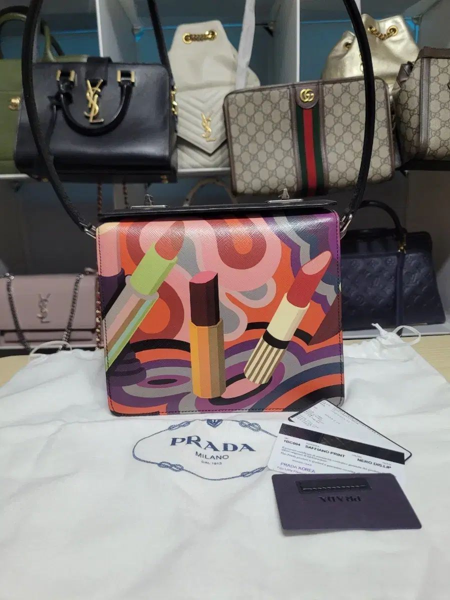 プラダ サフィアーノ リップスティック プリント バッグ