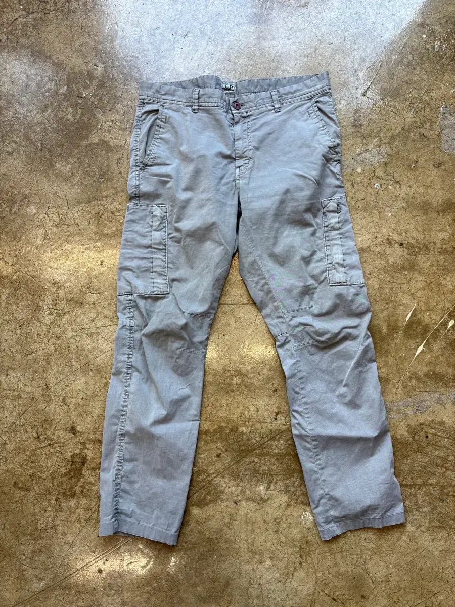 C.P. COMPANY シーピーカンパニー グレー カーゴパンツ - メルカリ