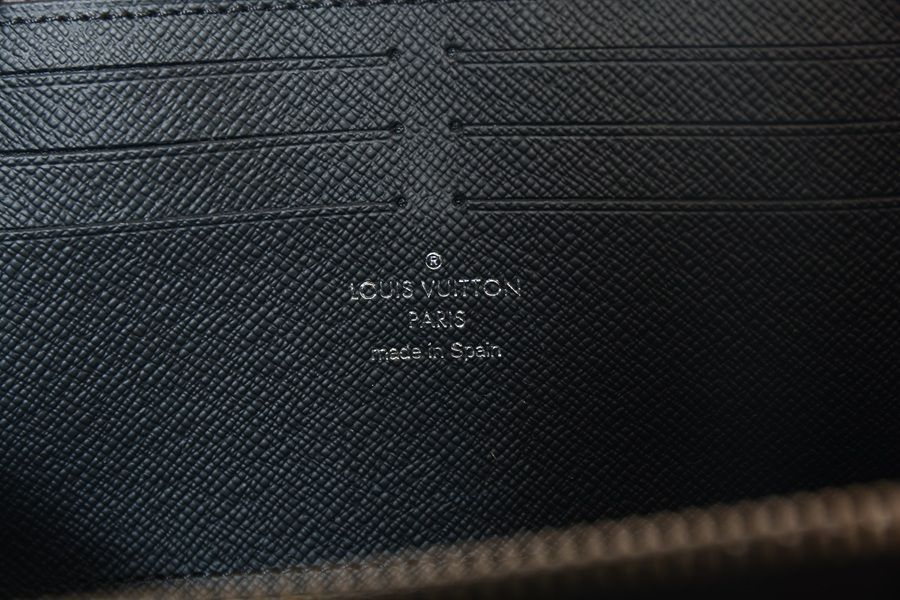 LOUIS VUITTON モノグラム マカサー ジッピー・ドラゴンヌ 長財布 