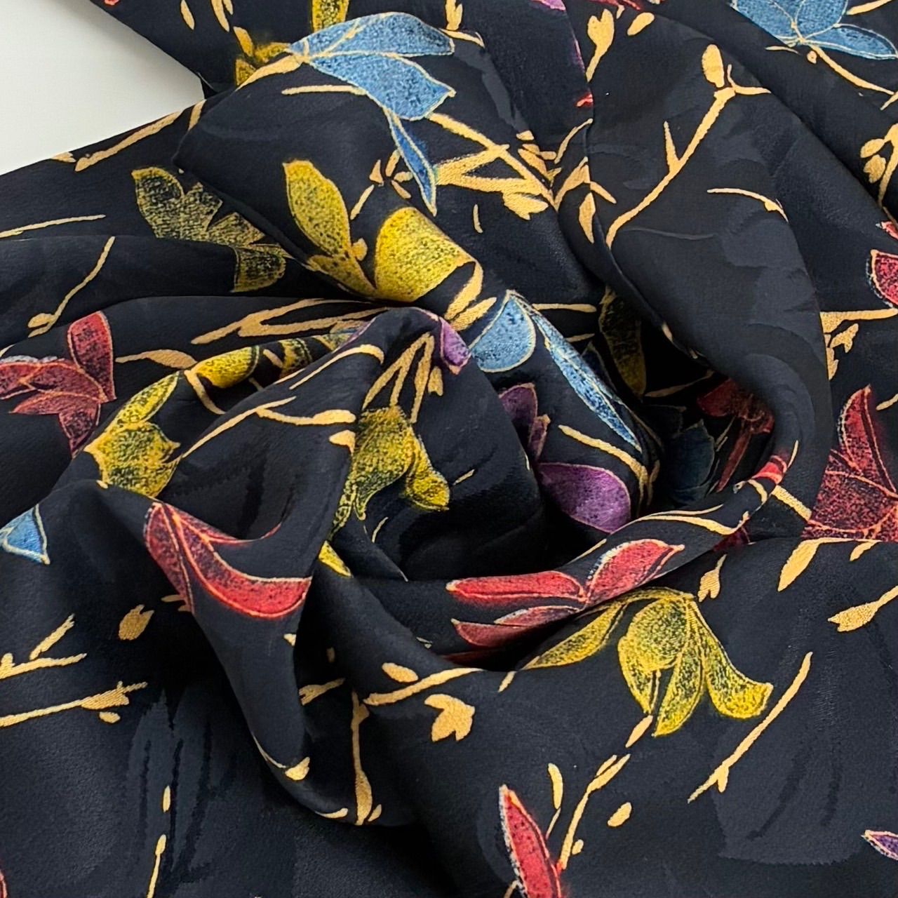 セミアンティーク 小紋 黒地 可愛い染め 正絹 着物 MK-1595 - メルカリ