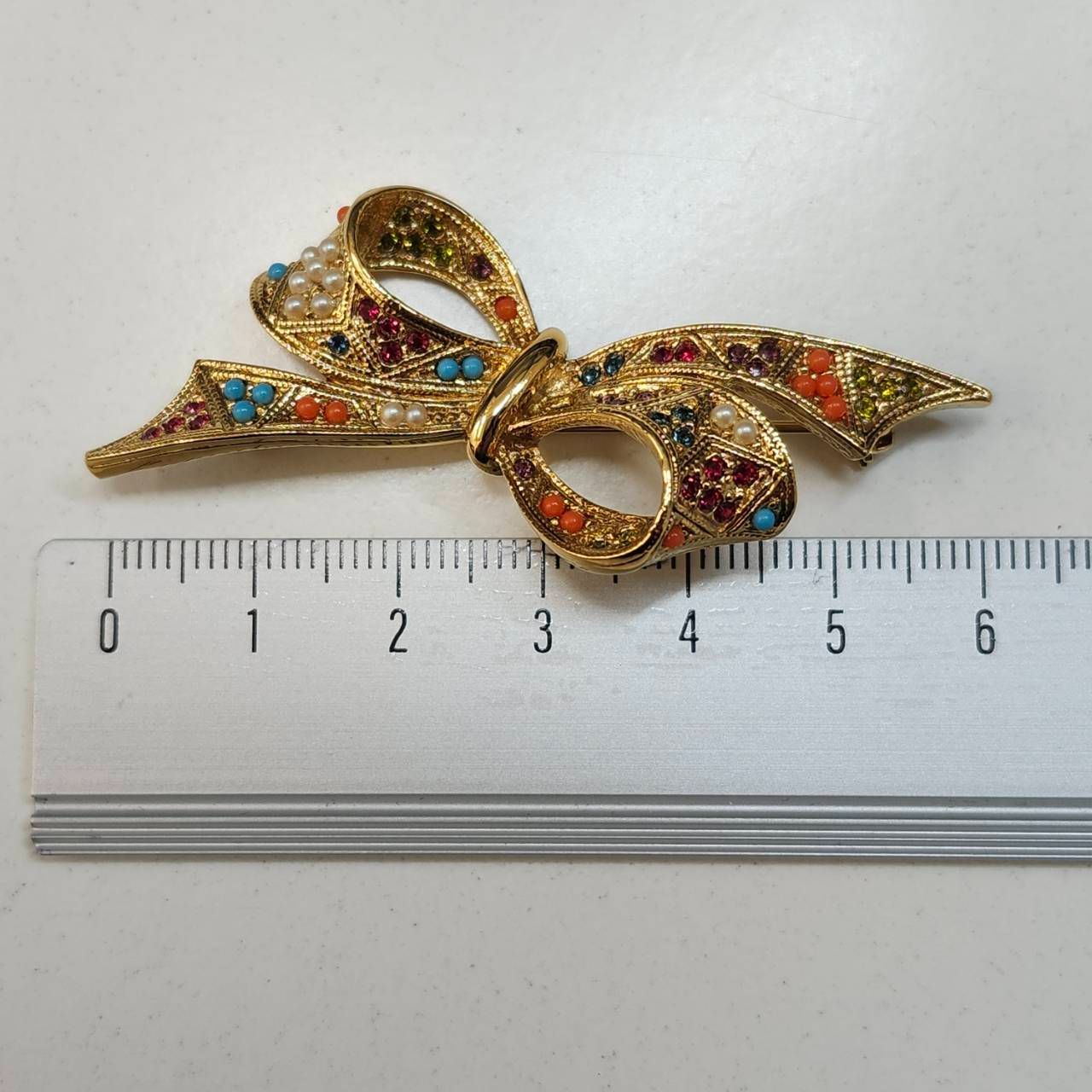 美品】ドーラン D'ORLAN ブローチ リボン マルチカラー ストーン