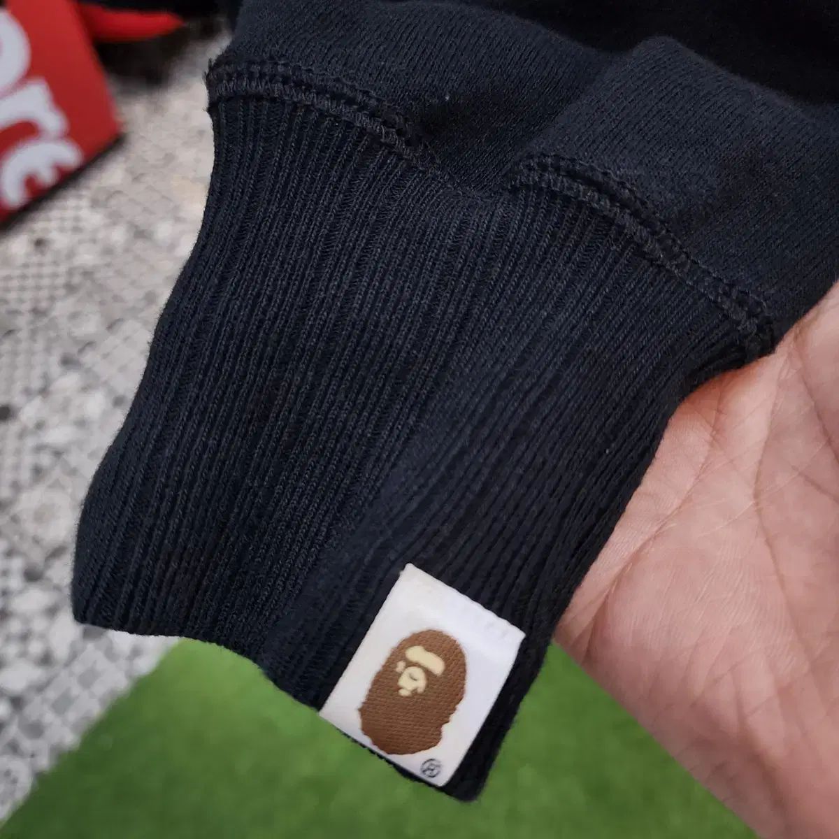 L BAPE A BATHING APE アベイシングエイプ ビックロゴ クルーネック