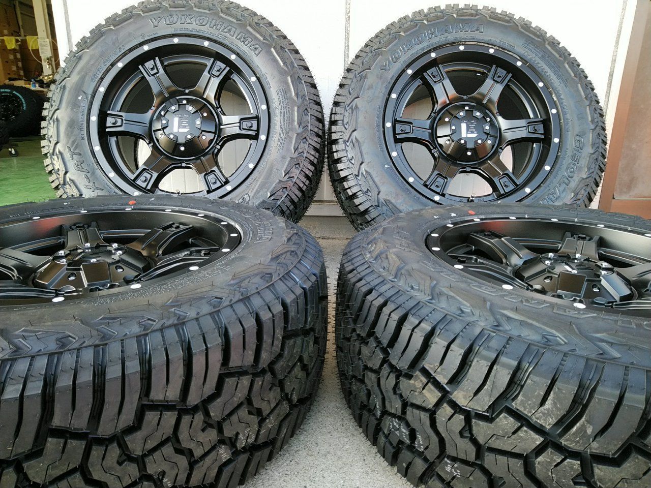 売り切り 4本セット 150プラド サーフ ハイラックス FJ タイヤホイールセット ジオランダー X AT 265 65 R 17 70 17インチ LEXXEL OutLaw