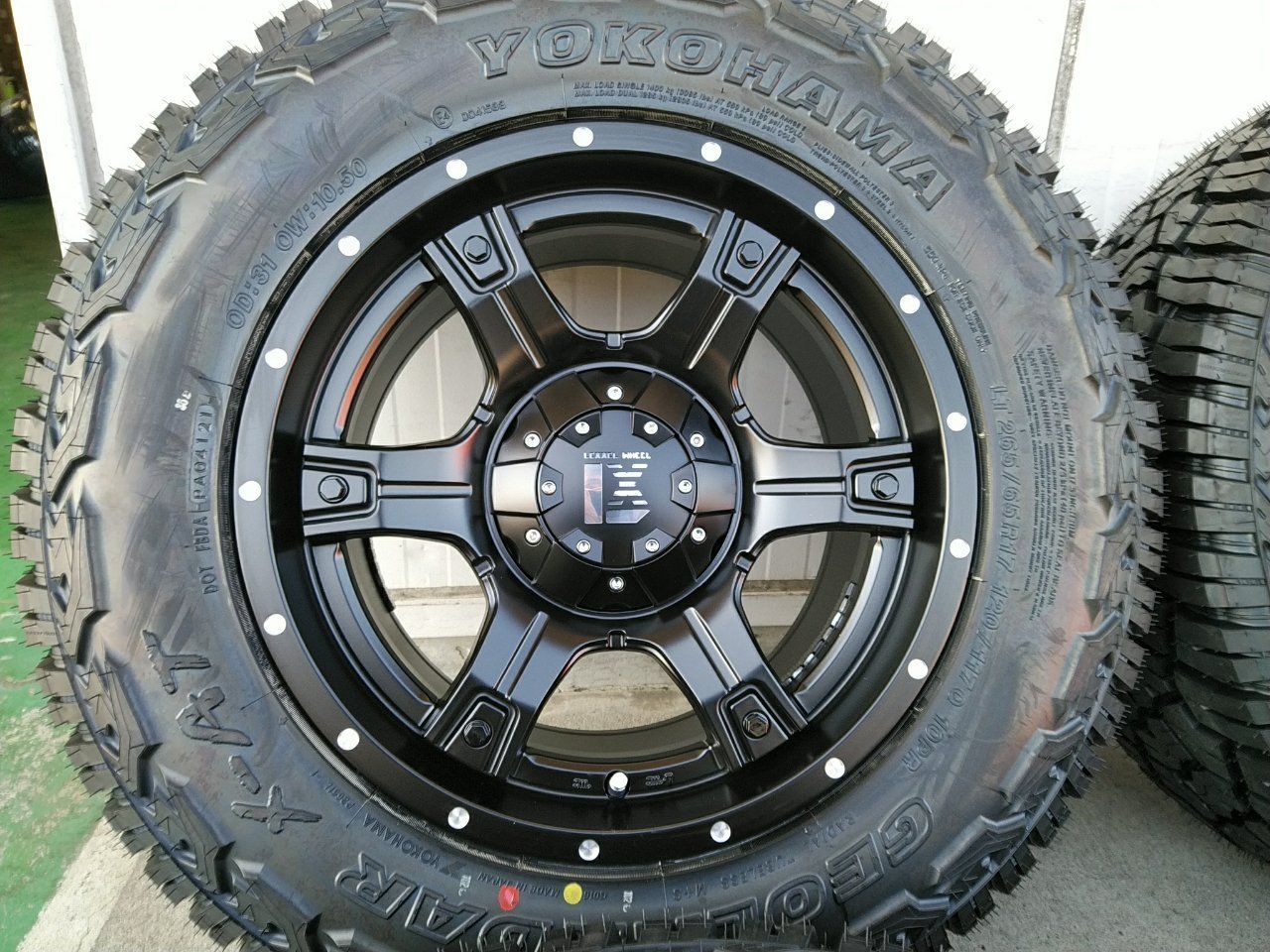  売り切り 4本セット 150プラド サーフ ハイラックス FJ タイヤホイールセット ジオランダー X AT 265 65 R 17 70 17インチ LEXXEL OutLaw 17インチ タイヤ ホイールセット