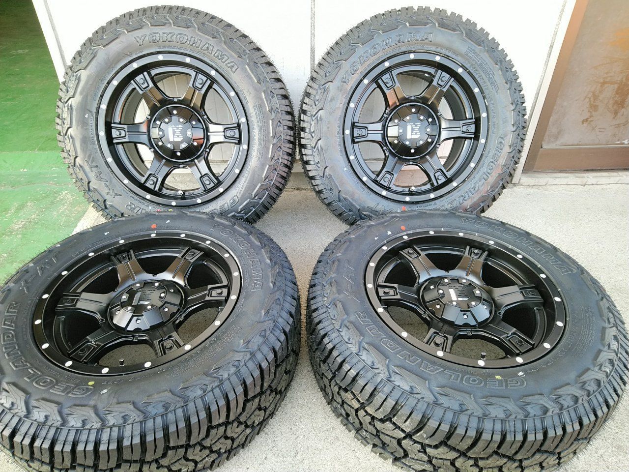 売り切り 4本セット 150プラド サーフ ハイラックス FJ タイヤホイールセット ジオランダー X AT 265 65 R 17 70 17インチ LEXXEL OutLaw