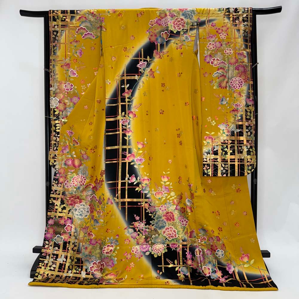 本振袖 引き振袖 正絹 黄色 花柄 古典 刺繍 結婚式 裄64.5 cm 身丈181 Bランク 花嫁衣装 Mサイズ 4938